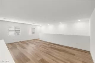 Photo #3: 2714303 Listing