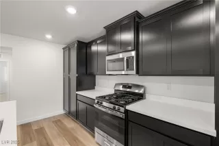 Photo #6: 2714303 Listing