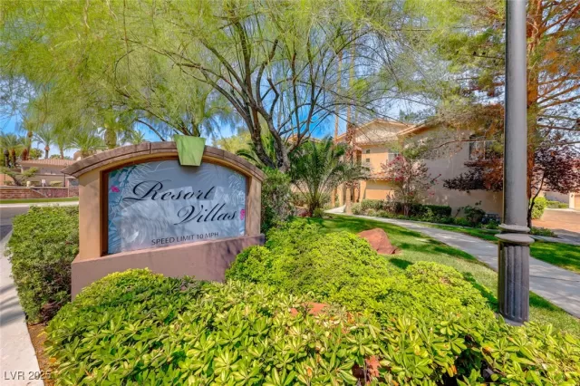 MLS: 2714334 Condo For Sale