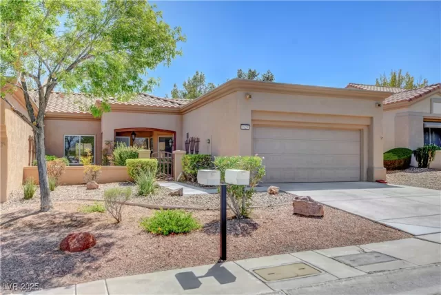 MLS: 2714341 Condo For Sale