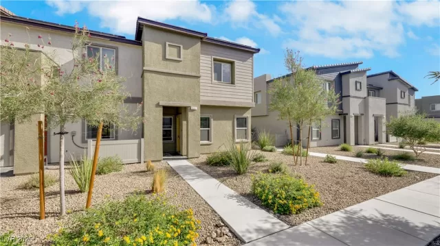 MLS: 2714342 Condo For Sale