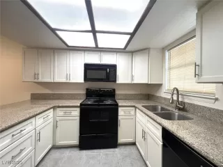 Photo #1: 2714370 Listing 