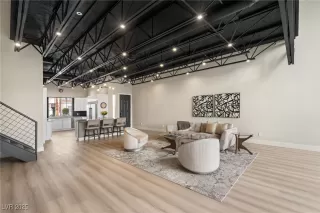 Photo #1: 2714378 Listing