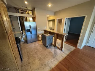 Photo #2: 2714383 Listing