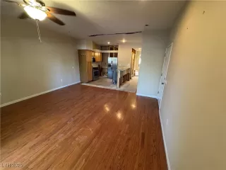 Photo #4: 2714383 Listing