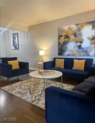 Photo #3: 2714399 Listing