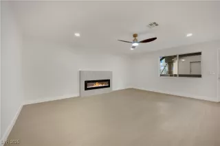 Photo #4: 2714407 Listing