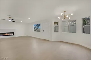 Photo #6: 2714407 Listing