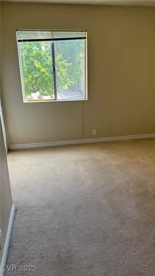 Photo #4: 2714427 Listing 