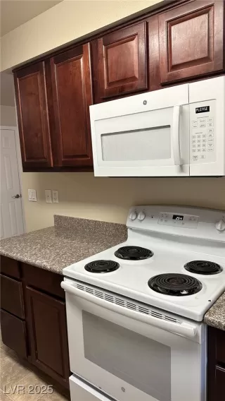 Photo #5: 2714427 Listing 