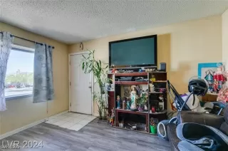 Photo #2: 2714429 Listing