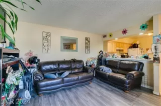 Photo #4: 2714429 Listing