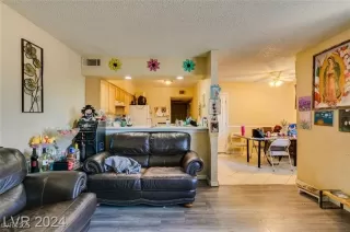 Photo #5: 2714429 Listing