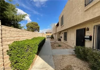 Photo #1: 2714438 Listing 