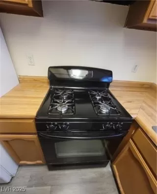 Photo #5: 2714458 Listing