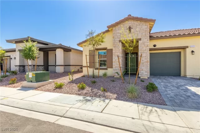MLS: 2714497 Condo For Sale