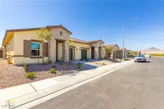 Photo #1: 2714497 Listing