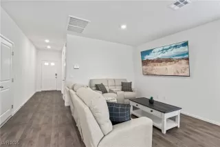 Photo #3: 2714497 Listing