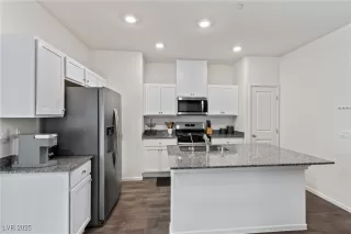 Photo #6: 2714497 Listing