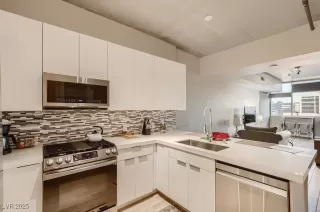 Photo #5: 2714505 Listing 