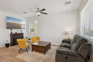 Photo #6: 2714519 Listing