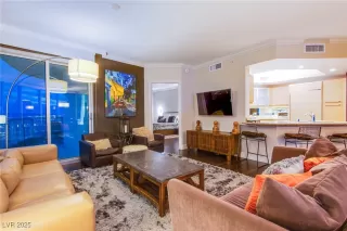Photo #4: 2714542 Listing 