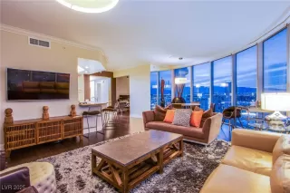 Photo #5: 2714542 Listing 