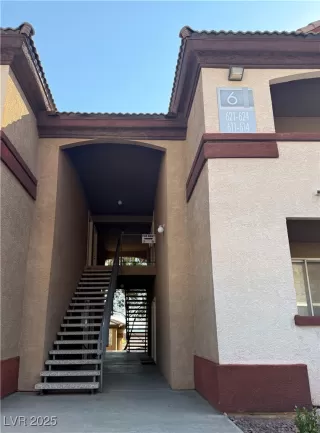 Photo #1: 2714548 Listing 