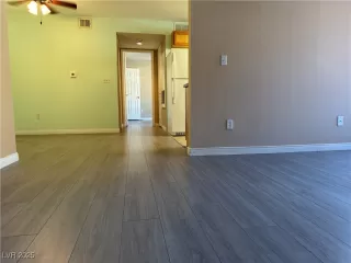 Photo #3: 2714548 Listing 