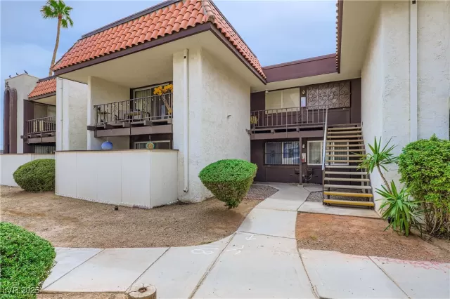 MLS: 2714604 Condo For Sale