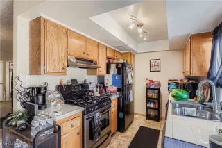 Photo #6: 2714604 Listing