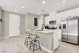 Photo #5: 2714691 Listing 