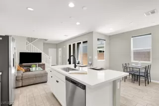 Photo #6: 2714691 Listing 