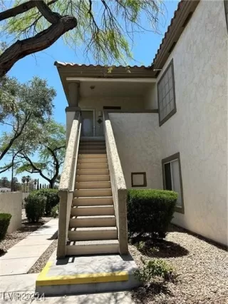 Photo #2: 2714711 Listing 