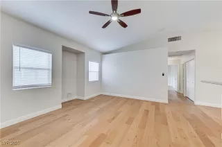 Photo #3: 2714761 Listing