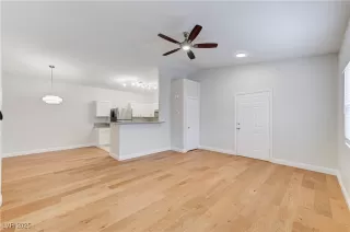 Photo #5: 2714761 Listing