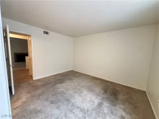 Photo #4: 2714769 Listing 