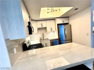 Photo #4: 2714781 Listing 