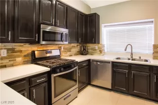 Photo #5: 2714816 Listing 