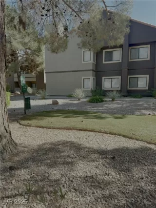 Photo #2: 2714834 Listing