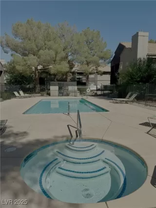 Photo #3: 2714834 Listing