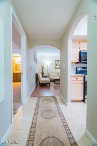 Photo #3: 2714837 Listing