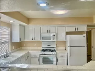 Photo #2: 2714839 Listing 