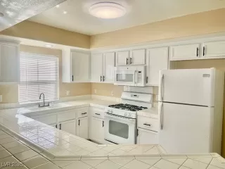 Photo #5: 2714839 Listing 