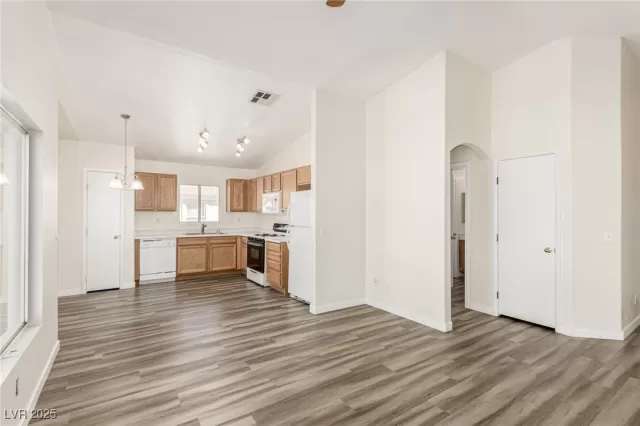 MLS: 2714851 Condo For Sale