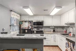 Photo #2: 2714853 Listing