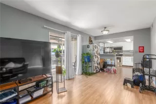 Photo #3: 2714853 Listing