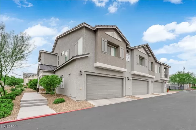 MLS: 2714854 Condo For Sale