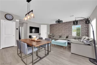 Photo #5: 2714854 Listing