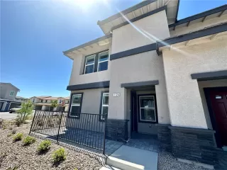 Photo #2: 2714856 Listing